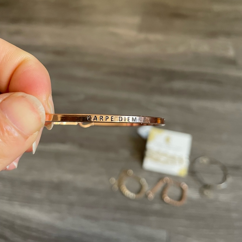 5 bracelets - Picture 2 of 5